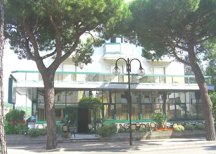 New Tiffany's Park Hotel