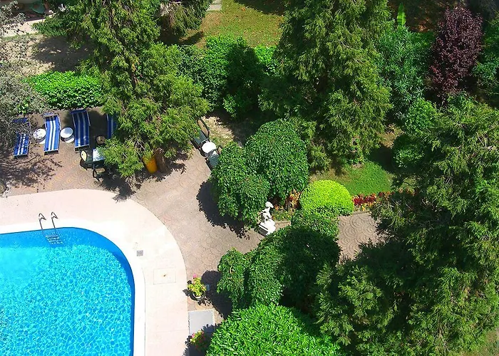 New Tiffany's Park Hotel